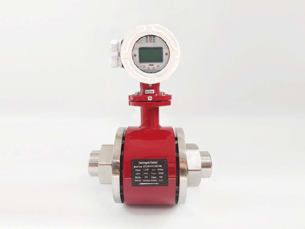Threaded connection electromagnetic flowmeter